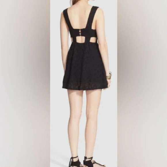 Free People black lace overlay pocket cut-out mini dress Sz XS - Picture 3 of 14